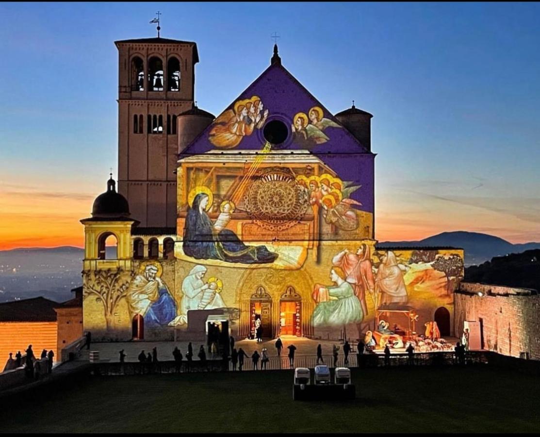 Апартаменты Francesco House Family Ассизи Экстерьер фото